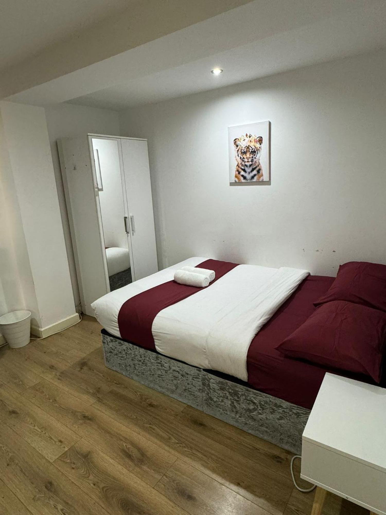 Cozy Two Bedroom Apartment Sleeps 6 Near Camden Market Hw10 런던 외부 사진