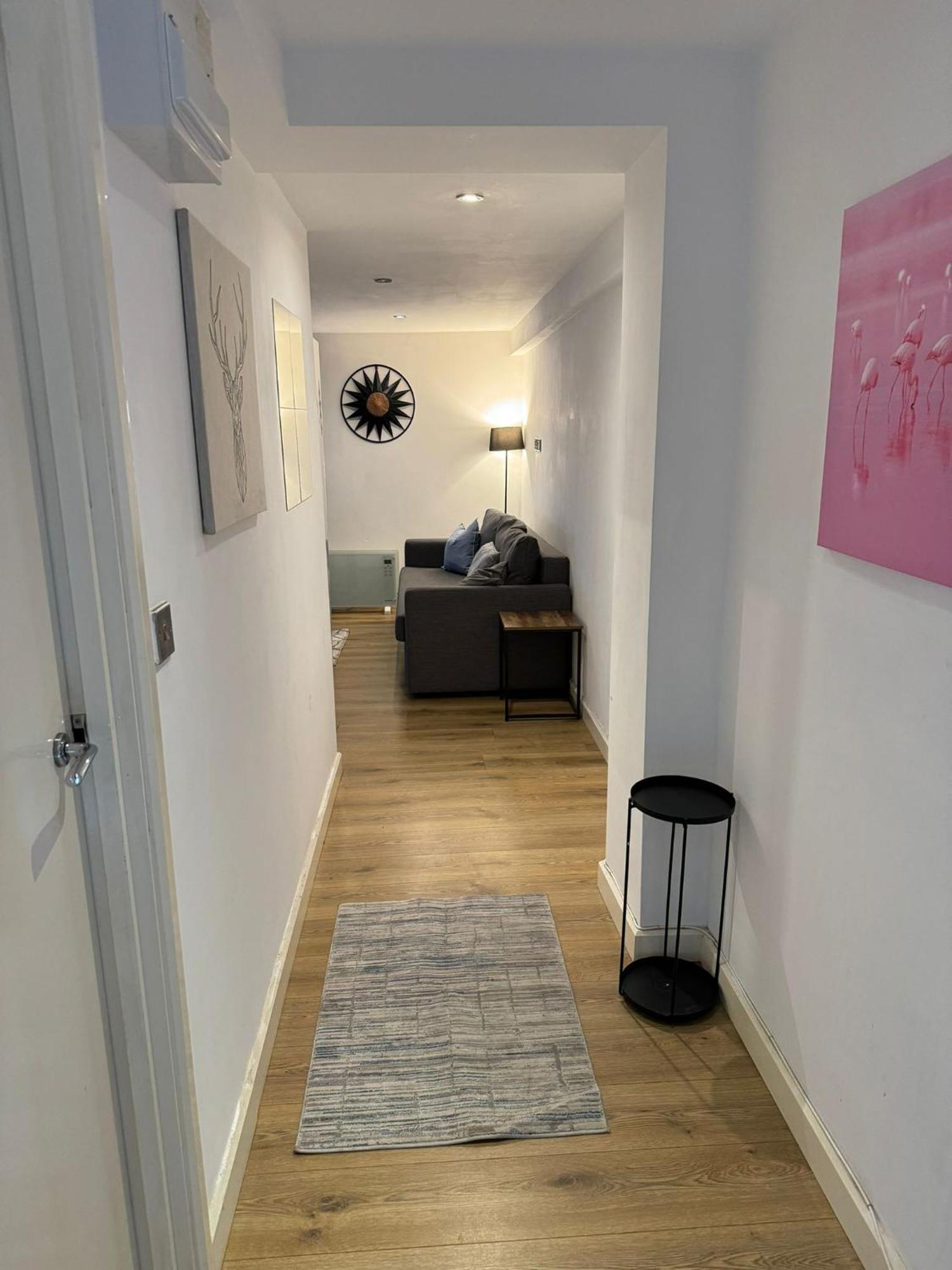 Cozy Two Bedroom Apartment Sleeps 6 Near Camden Market Hw10 런던 외부 사진
